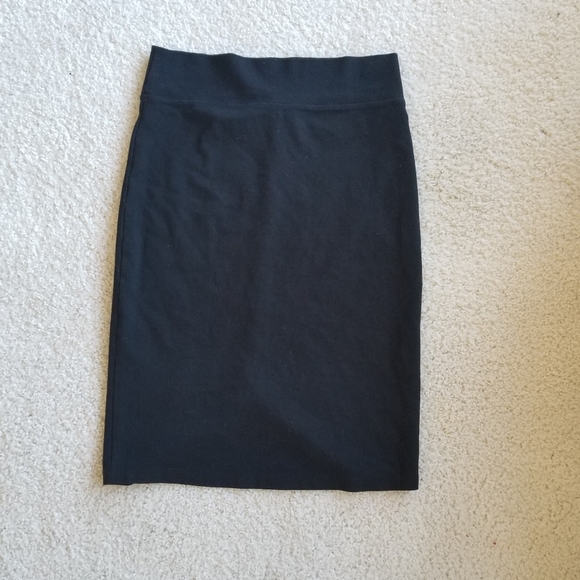 bobeau Dresses & Skirts - 🎯$5 Bobeau Skirt